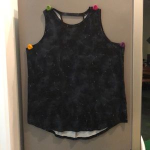 New with tag LIVI active tank with key hole back. Size 22/24.